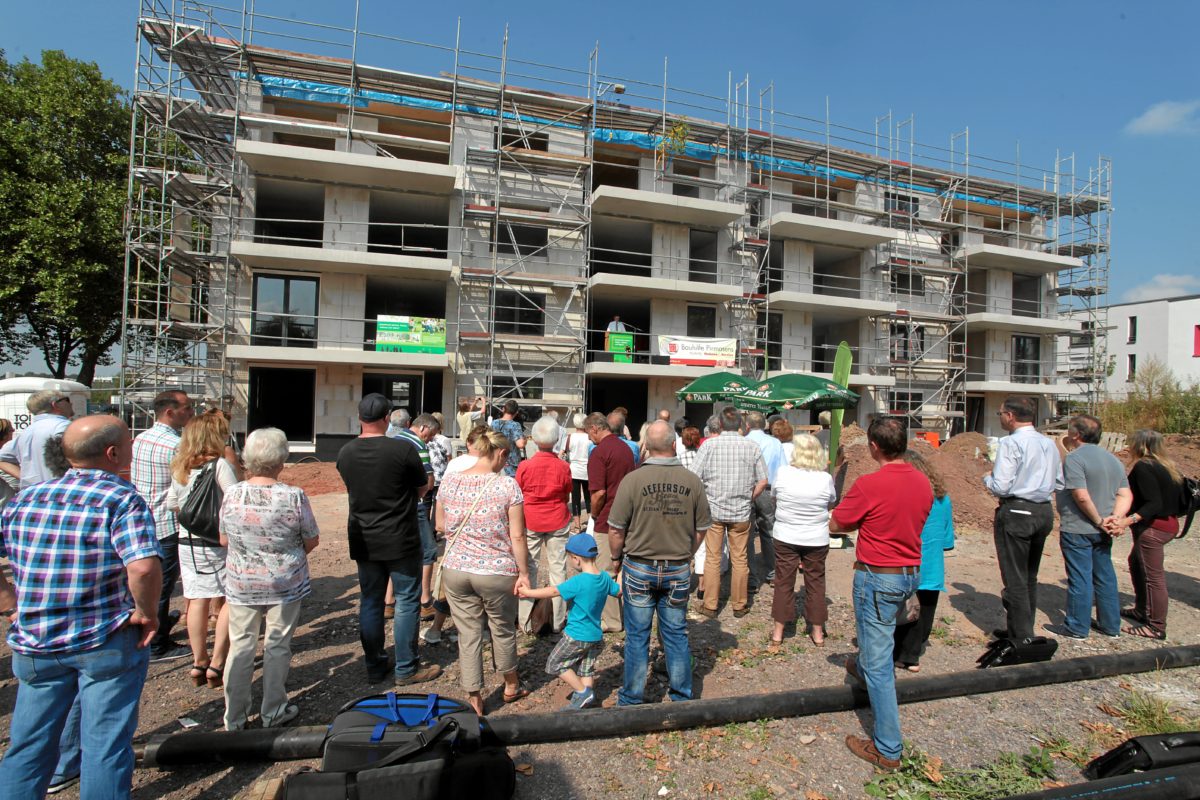 Reges Interesse am Richtfest