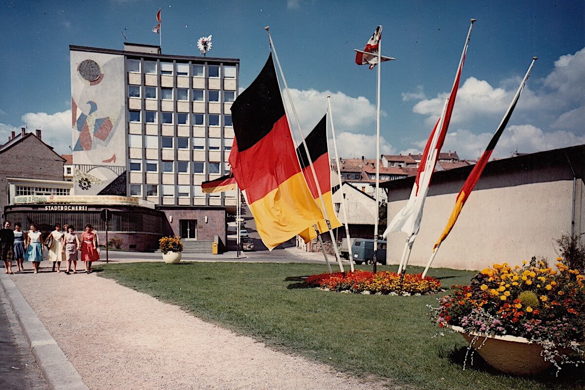 Das Pirmasenser Messehochhaus in der Dankelsbachstraße 19